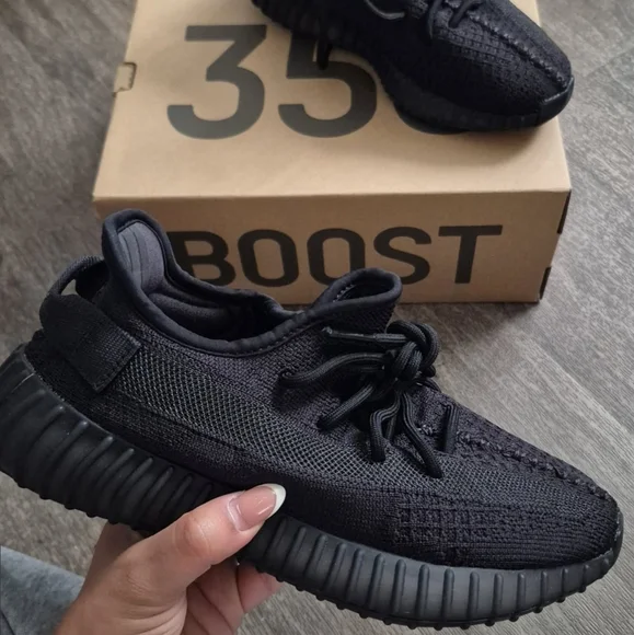 Yeezy Shoes - Picture 1 of 2